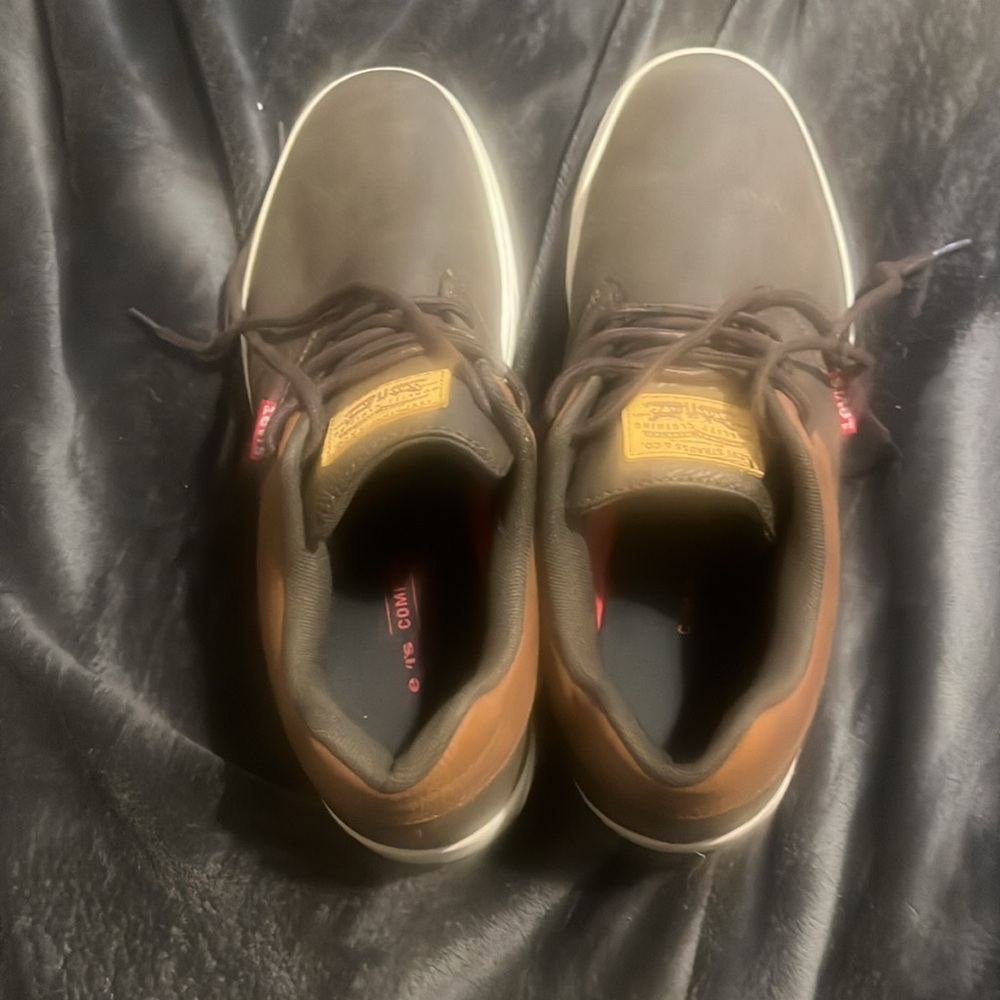 Used Levi’s - Picture 2 of 3